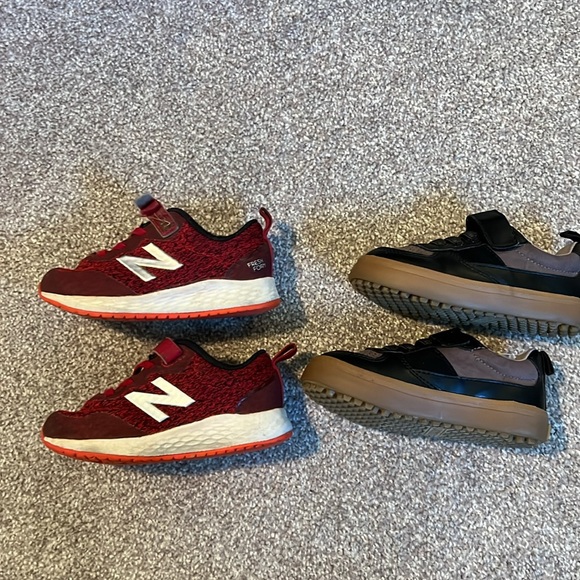 New Balance & Old Navy toddler shoes size 6 - Picture 3 of 7